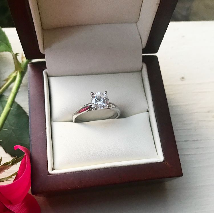 Sparkly Diamonds from Macy’s Star Signature Diamond Collection The